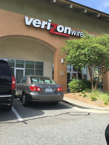 Cell Phone Store «Verizon», reviews and photos, 1630 E Woodlawn Rd #270, Charlotte, NC 28209, USA