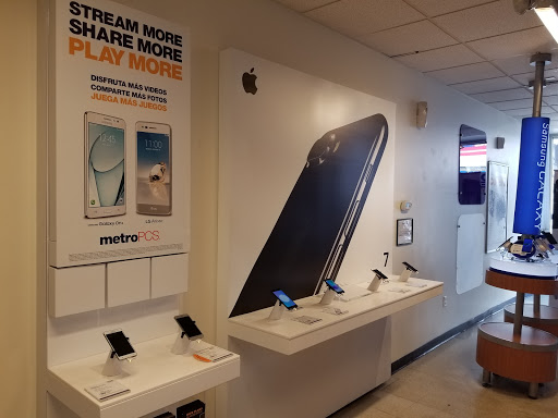 Cell Phone Store «MetroPCS Corporate Store», reviews and photos, 150 Market St, Newark, NJ 07102, USA