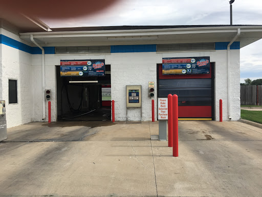 Dixie's Car Wash en Hutchinson