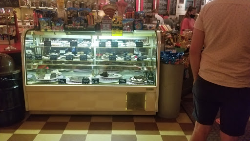 American Restaurant «Lickity Split Frozen Custard», reviews and photos, 6056 N Broadway St, Chicago, IL 60660, USA