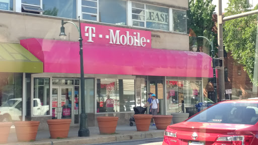 Cell Phone Store «T-Mobile», reviews and photos, 8668 Colesville Rd, Silver Spring, MD 20910, USA