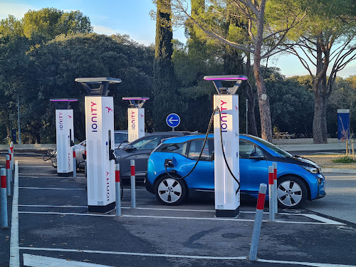 Borne de recharge de véhicules électriques IONITY Station de recharge Morières-lès-Avignon