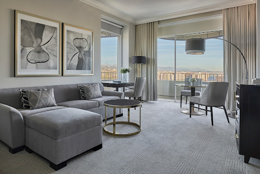 Luxury Hotel «Four Seasons Hotel Los Angeles At Beverly Hills», reviews and photos, 300 S Doheny Dr, Los Angeles, CA 90048, USA