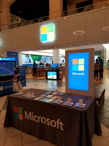 Computer Store «Microsoft Store», reviews and photos, 160 Easton Square Pl, Columbus, OH 43219, USA