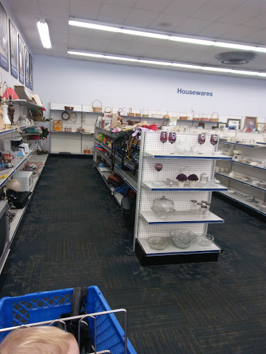 Thrift Store «Goodwill Colonial Heights Retail Store», reviews and photos