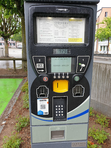 Kommentare und Rezensionen über Marktplatz (gebührenplichtiger Parkplatz)