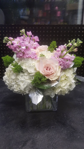 Florist «Elegant Florist», reviews and photos, 6909 4th Ave, Brooklyn, NY 11209, USA