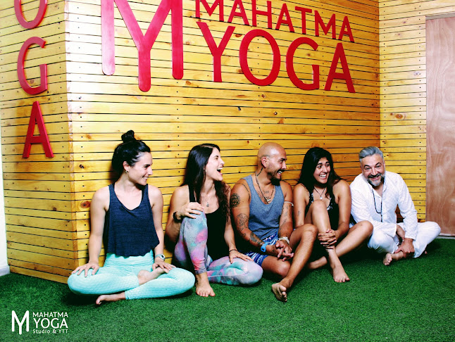 Comentarios y opiniones de Mahatma Yoga Studio & YTT