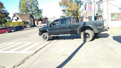 Grocery Store «Rays Food Place», reviews and photos, 875 Redwood Dr, Garberville, CA 95542, USA