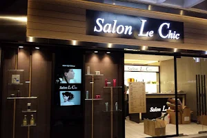 Salon Le Chic image