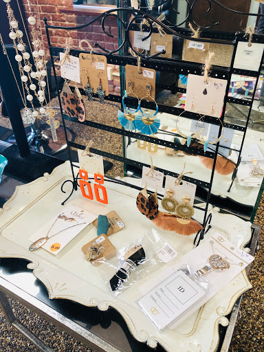 Beauty Salon «The Loft Salon», reviews and photos, 111 S Court St #101, Visalia, CA 93291, USA