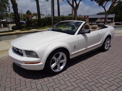 Used Car Dealer «Rolling Wheels Inc», reviews and photos, 125 E Sunrise Blvd, Fort Lauderdale, FL 33304, USA