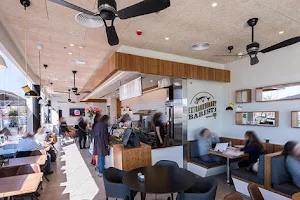 Aroma Espresso Bar ארומה אספרסו בר image