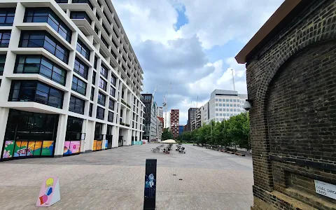 Lewis Cubitt Square image