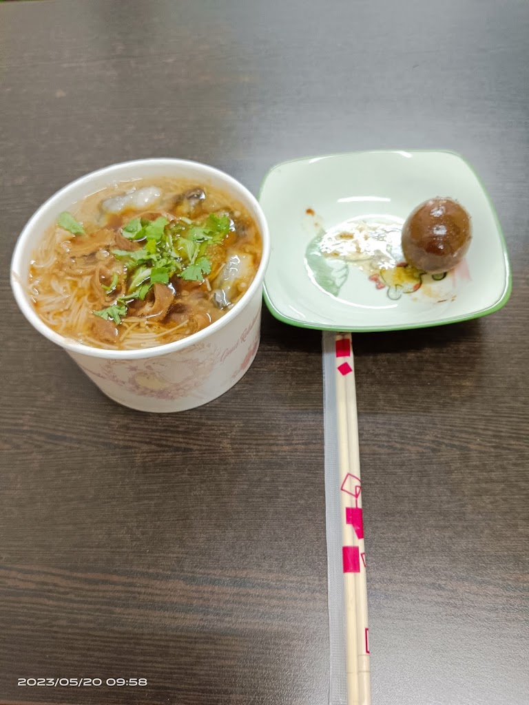 新港老店-和你見麵-豐原必吃大腸蚵仔麵線|推薦赤肉羹|銅板美食|推薦美食|必吃小吃|傳統美食推薦 的照片