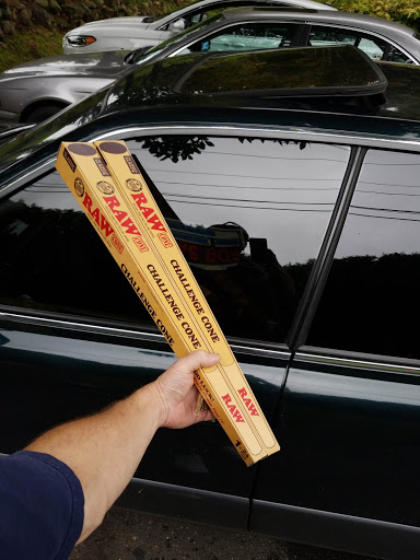 Tobacco Shop «Sunshine Daydream», reviews and photos, 2941 Boston Post Rd, Guilford, CT 06437, USA