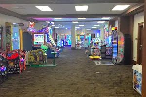 Glacier Canyon Arcade image