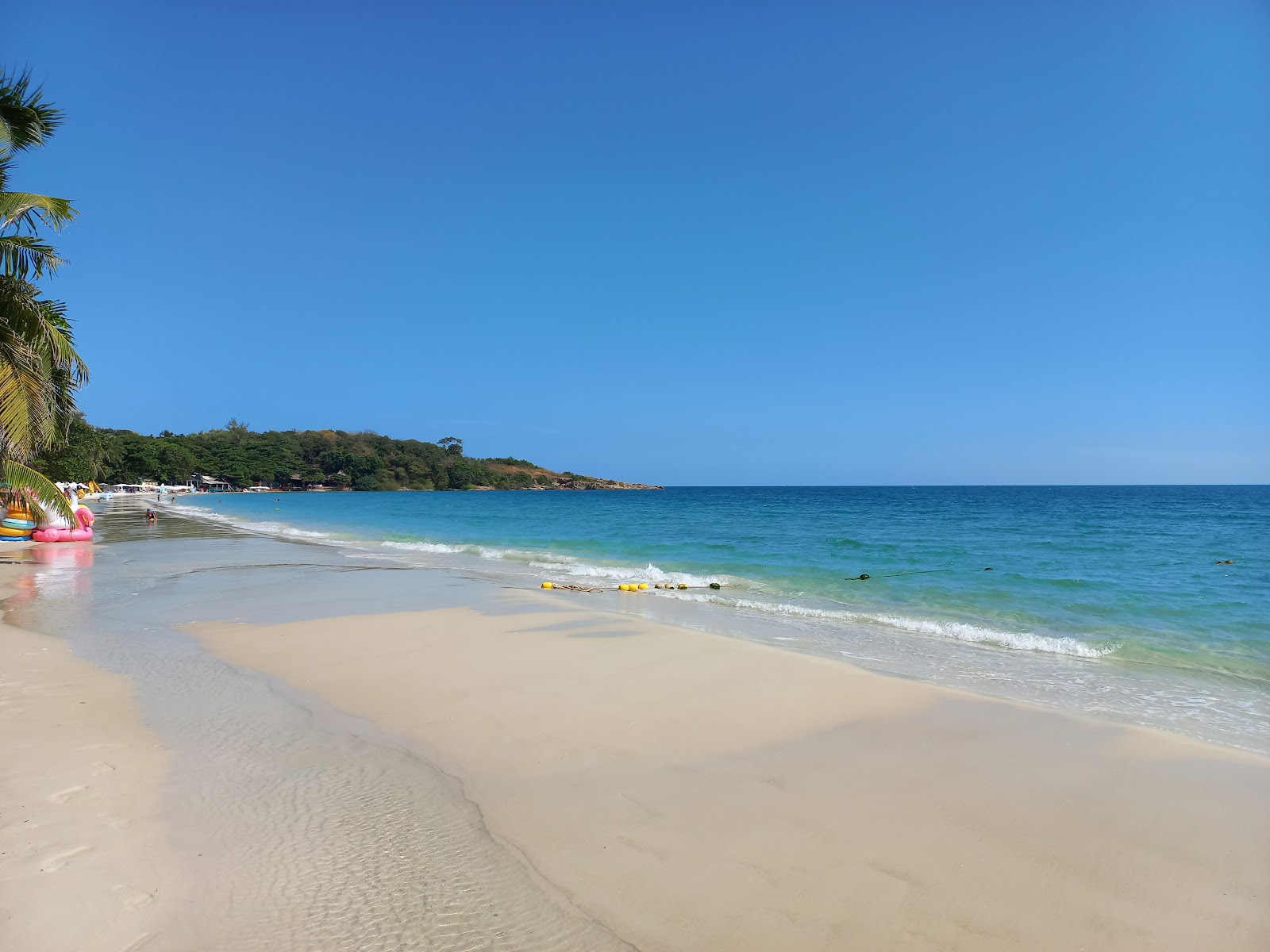 Sai Kaew Beach'in fotoğrafı geniş plaj ile birlikte