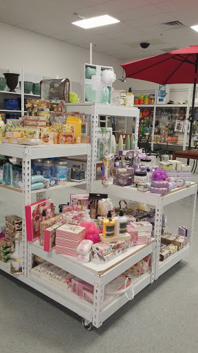 Shopping Mall «Shops at CenterPoint», reviews and photos, 3665 28th St SE, Grand Rapids, MI 49512, USA