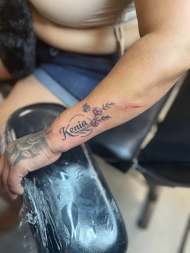 Explore bear sleeve tattoo ideas, creative tattoo ideas in Somerset, available at Benny binnu tattoo