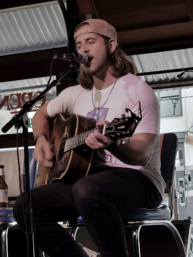 Live Music Bar «Tin Roof», reviews and photos, 3921 Shelbyville Rd, Louisville, KY 40207, USA