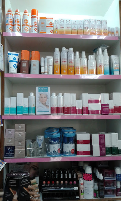 Información y opiniones sobre FARMACIA Hernández Díaz María de Cornellana