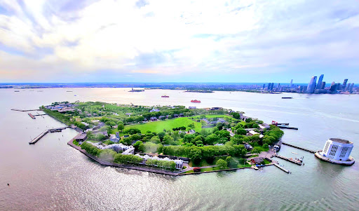 Tourist Attraction «Manhattan Helicopters», reviews and photos, 6 E River Piers, New York, NY 10005, USA