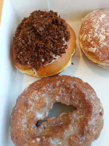 Bakery «Krispy Kreme Doughnuts», reviews and photos, 768 Ikea Ct #110, West Sacramento, CA 95605, USA