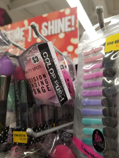 Variety Store «Five Below», reviews and photos, 309 Lancaster Ave, Wayne, PA 19087, USA