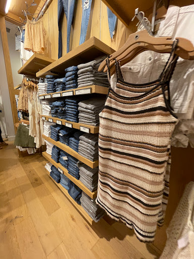 Clothing Store «AEO & Aerie Store», reviews and photos, 2615 Medical Center Pkwy #1370, Murfreesboro, TN 37129, USA