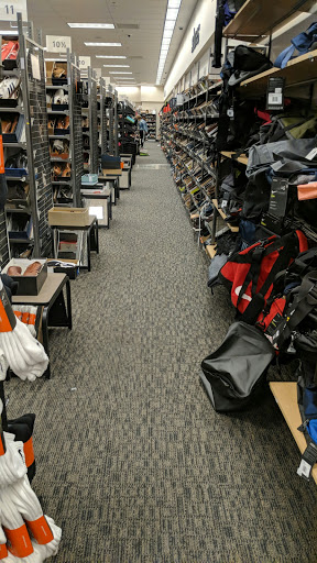 Department Store «Nordstrom Rack Rivers Edge Shopping Center», reviews and photos, 4036 E 82nd St, Indianapolis, IN 46250, USA