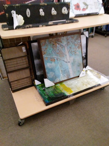 Department Store «Boston Store Clearance Center», reviews and photos, 5659 S 27th St, Milwaukee, WI 53221, USA