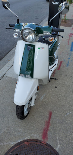 Motor Scooter Dealer «Second City Scooters», reviews and photos, 5578 N Lincoln Ave, Chicago, IL 60659, USA