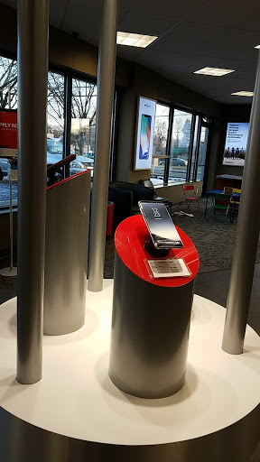 Cell Phone Store «Verizon Authorized Retailer – Cellular Sales», reviews and photos, 3515 West Chester Pike, Newtown Square, PA 19073, USA