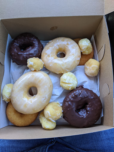 Donut Shop «Monarch Donuts», reviews and photos, 15 Huntington Dr, Arcadia, CA 91007, USA