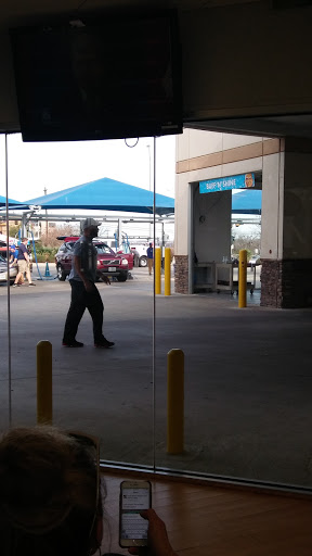 Car Wash «Mr. Clean Car Wash & Oil Change - Round Rock», reviews and photos, 2301 S Interstate 35, Round Rock, TX 78664, USA