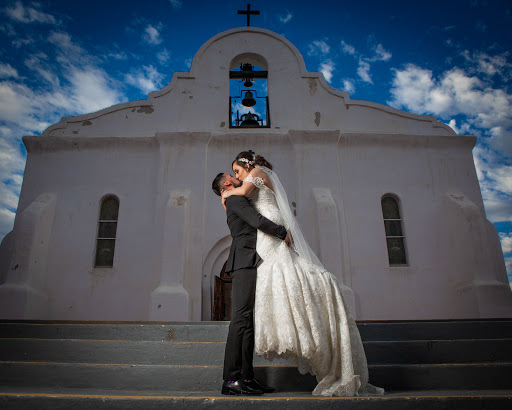 Eminence Photo and Video -Wedding Photography & Quinceañera Photography