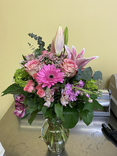 Florist «J.W. Becker Flowers & Gifts», reviews and photos, 225 Jericho Turnpike, Floral Park, NY 11001, USA