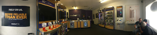 Cell Phone Store «MetroPCS Authorized Dealer», reviews and photos, 2111 S Ridgewood Ave, Edgewater, FL 32141, USA