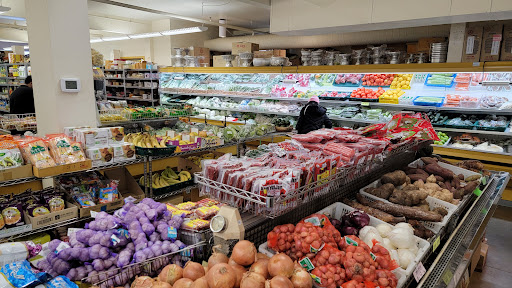 Asian Grocery Store «Lily Market», reviews and photos, 11001 NE Halsey St, Portland, OR 97220, USA