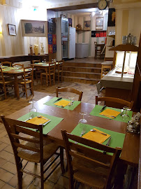 Atmosphère du Restaurant français Auberge Du Val Fleury à Château-la-Vallière - n°1