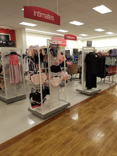 Department Store «T.J. Maxx & HomeGoods», reviews and photos, 715 E Dundee Rd, Palatine, IL 60074, USA