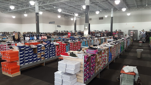 Shoe Store «DSW Designer Shoe Warehouse», reviews and photos, 427 Crossroads Blvd, Cary, NC 27518, USA
