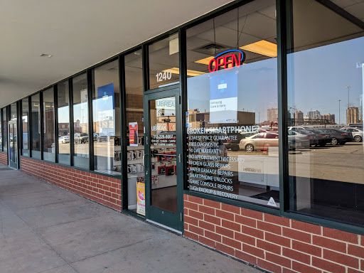 Electronics Repair Shop «uBreakiFix», reviews and photos, 1240 S Canal St, Chicago, IL 60607, USA