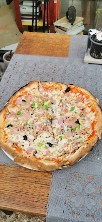 Plats et boissons du Pizzeria Papate'pizza à Saint-Chamant - n°15