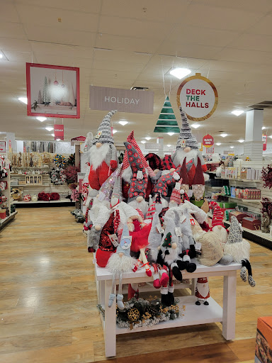 Department Store «T.J. Maxx & HomeGoods», reviews and photos, 105 Middlesex Ave, Somerville, MA 02145, USA