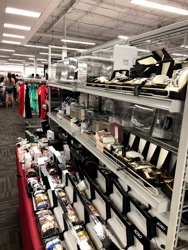 Clothing Store «Burlington Coat Factory», reviews and photos, 5959 W Sahara Ave, Las Vegas, NV 89146, USA