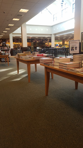 Book Store «Barnes & Noble», reviews and photos, 297 Oakbrook Center, Oak Brook, IL 60523, USA