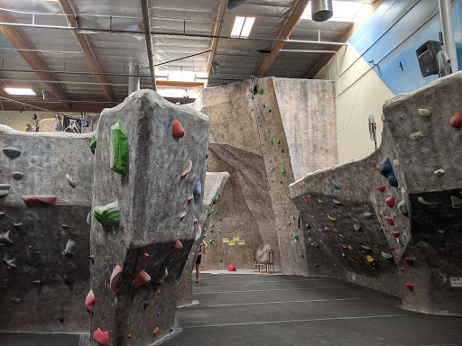 Rock Climbing Gym «Hangar 18 Indoor Climbing Gym - East Riverside», reviews and photos, 2111 Iowa Ave, Riverside, CA 92507, USA