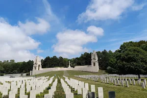 Étaples Military Cemetery image